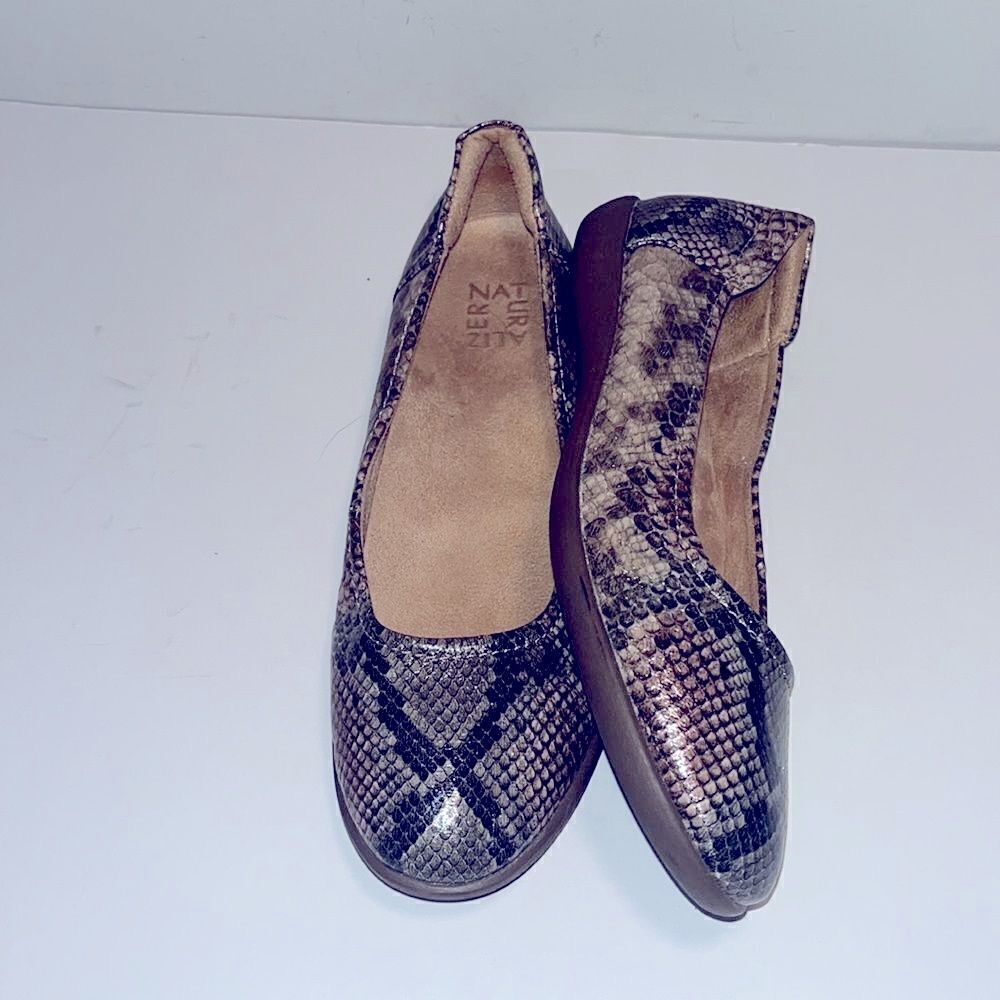 Naturalizerย reptile print very comfortableโballetโflatsโin excellentโcondition